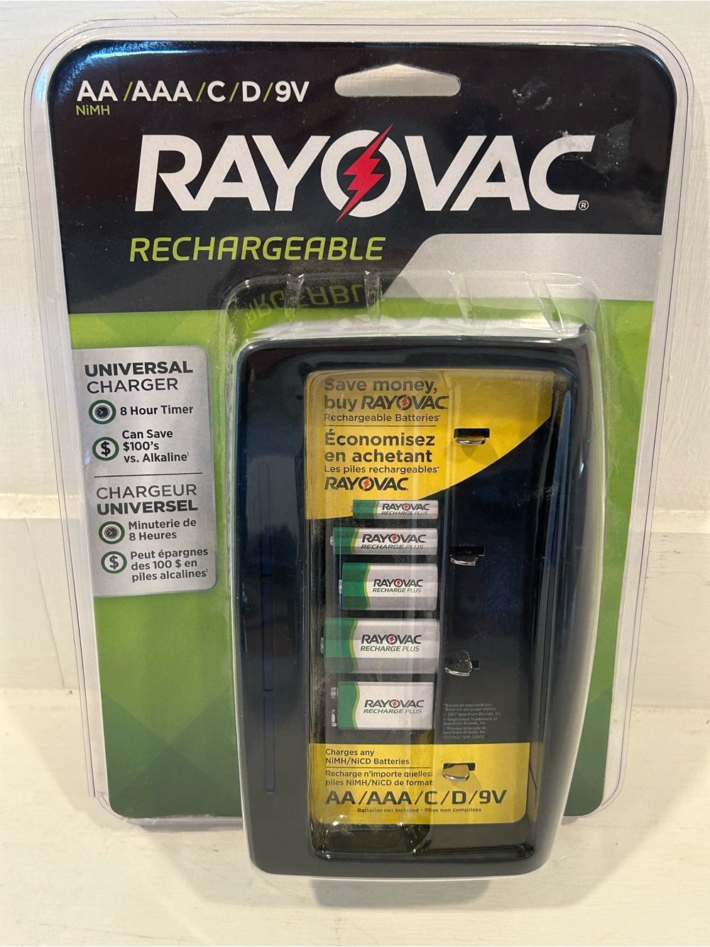 New Rayovac Rechargeable Universal Charger - AA/AAA/C/D/9V